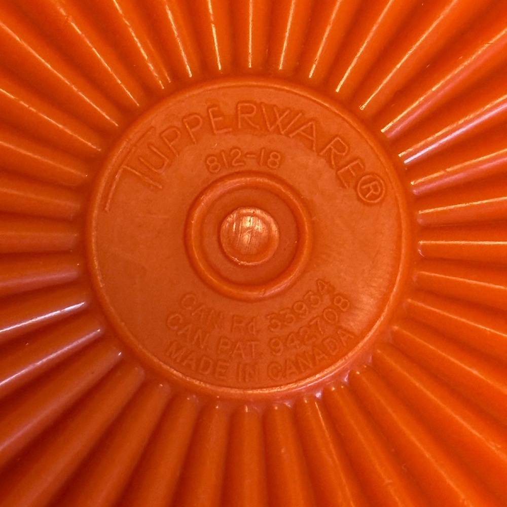 Vintage Retro Tupperware Sunburst containers MADE IN CANADA - Picture 2 of 7